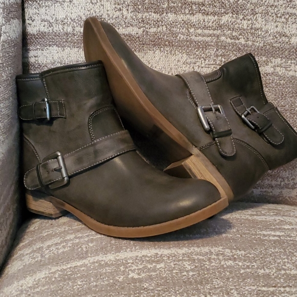 Shi by JOURNEYS Shoes - SHI by Journeys Ankle Bootie